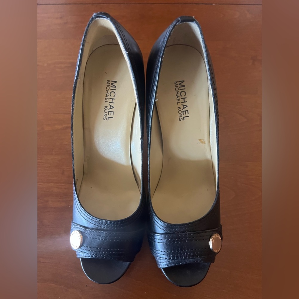 Michael Kors Platform Open toe Pump 8.5